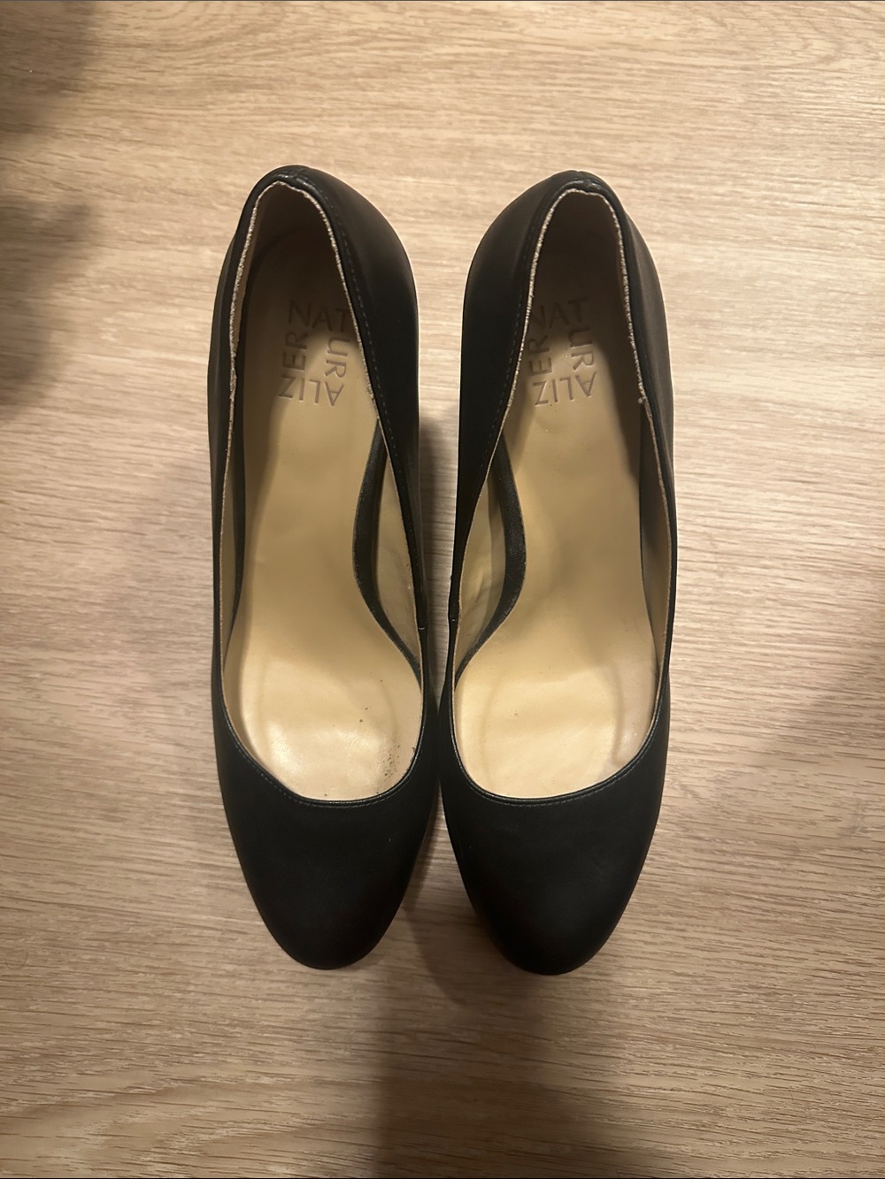 Naturalizer Black Classic Round-Toe Heels